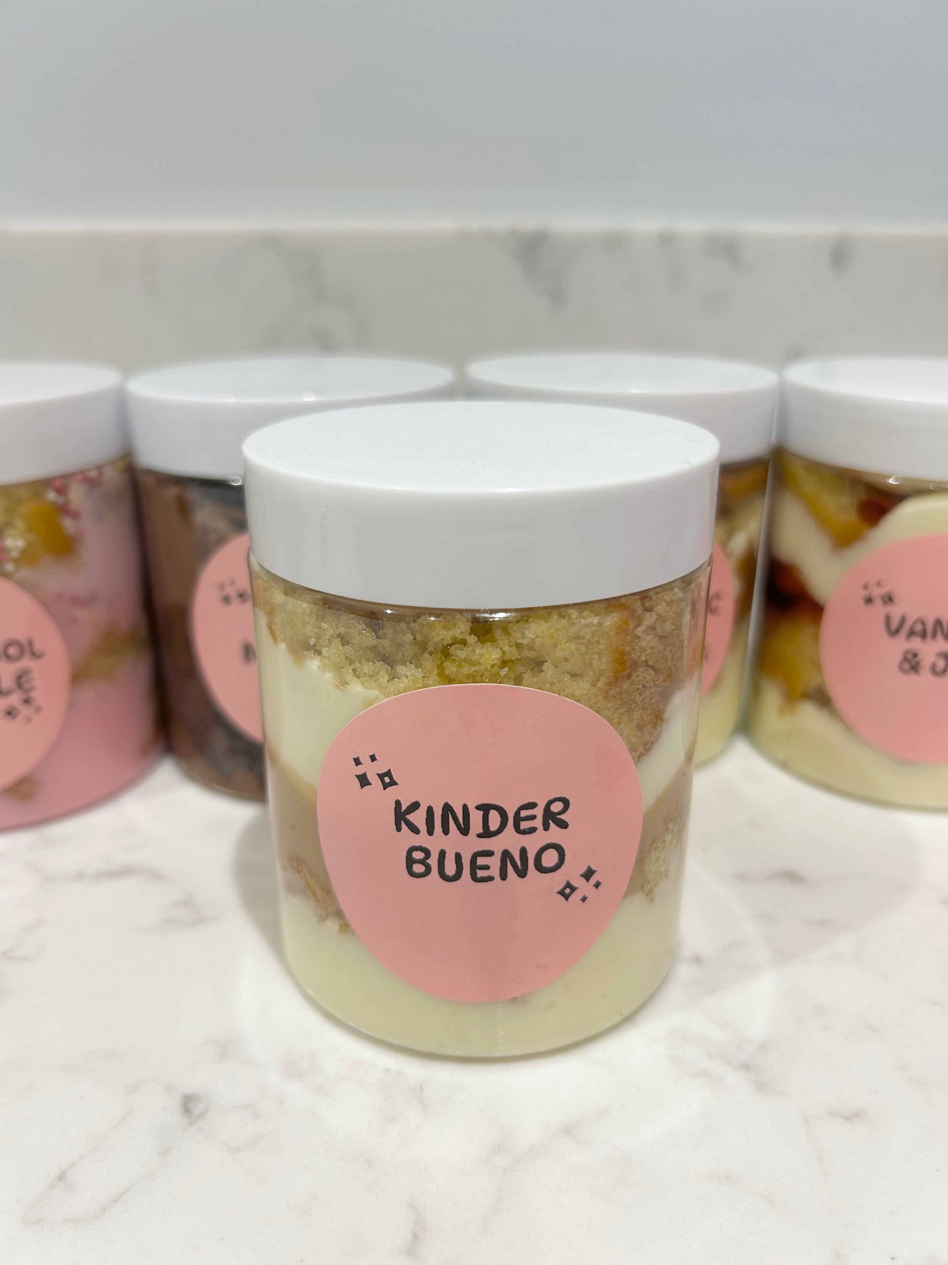 Kinder Bueno Cake Jar - You Make My Dreams