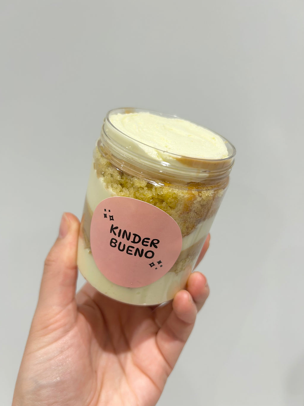 Kinder Bueno Cake Jar